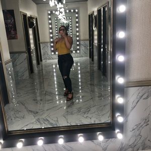 Meet your Posher, Deyanira